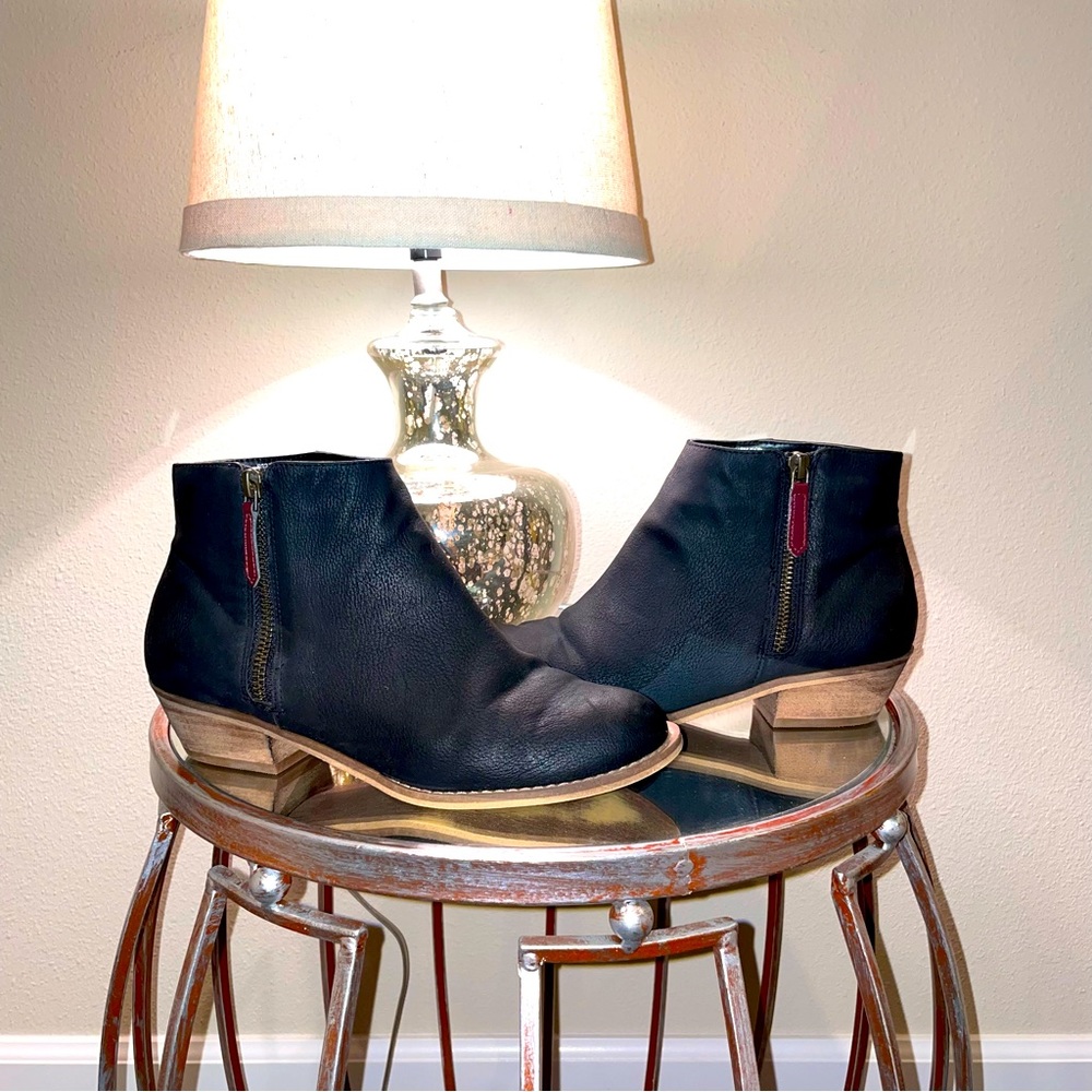Tucker + Tate Booties, size 5 kids (womens 7)
